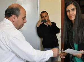 Türkiye'nin ilk Süryani başkanı mazbatasını aldı