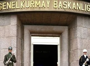 Türkiye'ye silahla girmeye çalışırken yakalandılar