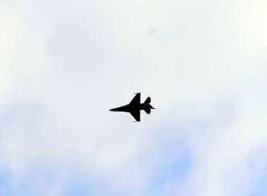Yunanistan'dan Türk uçağına taciz