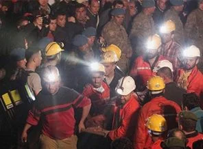 3 gündür eşinin çıkmasını bekliyor