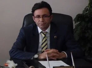 30 Mart'ta seçildi partisinden istifa etti