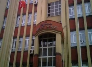 Adliyede inanılmaz oyun! Milyonları götürdüler