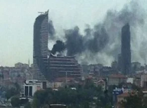 Akasya AVM'de yangın