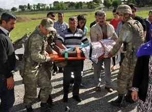 Askeri araç kaza yaptı: 3 yaralı