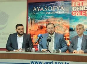 Ayasofya'da 100 bin kişiyle fetih namazı!