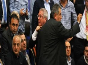 Aziz Yıldırım yine çıldırdı