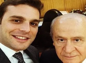 Bahçeli Mehmet Aslan'la selfie çektirdi
