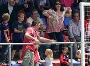 Barcelona ırkçı çalışanını işten çıkardı