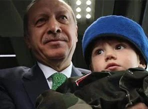 Başbakan'dan madenci ailelerine sürpriz ziyaret