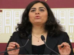 Başbakan'ın tepkisine tiyatro dedi