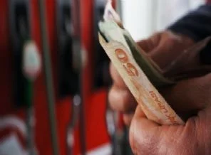 Benzin ve mazotun yeni fiyatı belli oldu