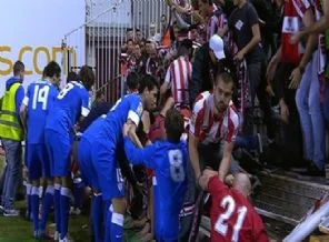 Büyük şok tribün çöktü