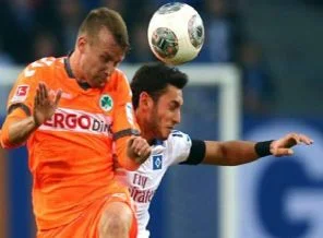 Çalhanoğlu'ndan siyah bant