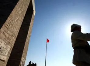 Çanakkale'de tarihi kale hasar gördü