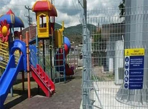 Çocuk parkına baz istasyonu kurdular