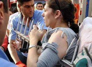 Demir korkuluk koluna saplandı