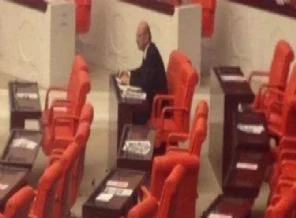 Erdoğan Bayraktar TBMM'de yalnız başına