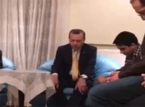 Erdoğan şehidinin evinde Kur'an-ı Kerim okudu
