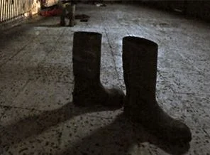 İşe başlayalı dört gün olmuştu...