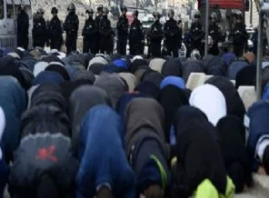 İsrail, Papa için Aksa'da namazı yasakladı