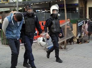 İstanbul'da gözaltına alınan 166 kişi adliyeye sevk edildi