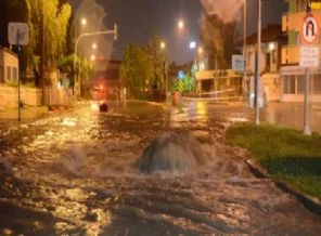 İzmir'de haftasonu için şiddetli yağış uyarısı
