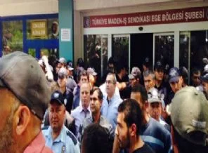 Maden işçilerinden toplu istifa