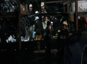 Madencilerin eşyalarını çaldılar