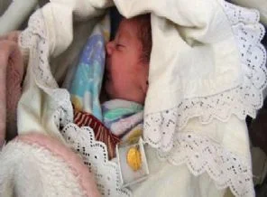 Madencinin bebeği erken doğdu