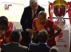 Melo'dan Demirören'e şok