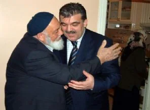 Oğullarından biri Cumhurbaşkanı bir işadamı neden çalışıyorsun!