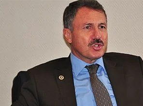 Özdil'e Ak Parti'den bir dava daha