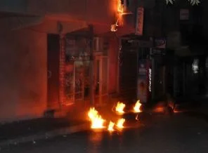 Polis merkezine molotof