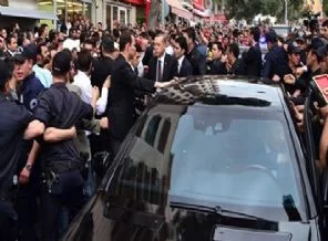 'Protesto için para teklif etti'