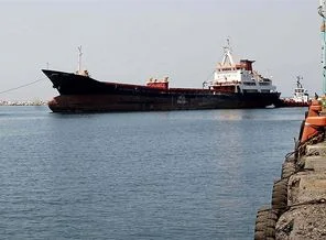 Savaş gemileri Boğaz'dan geçti