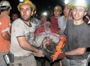 Tahliye ekipleri göçük merkezine indi