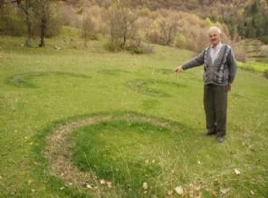 Tarlada şaşırtan işaretler