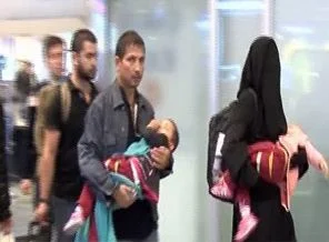 Uygur Türkler'i havalimanında bekliyor