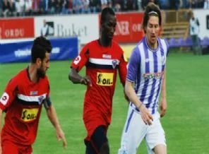 Yılmaz Vural finale çıktı