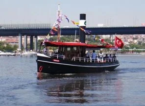 141 yıllık buharlı gemi Haliç'te