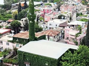 40 yılda camiyi katladı