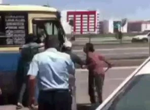 Anne kızını ve erkek arkadaşını bıçakladı