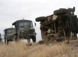 Askeri araç şarampole uçtu: 13 asker yaralı