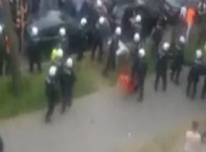 Avusturya polisinden çirkin hareket