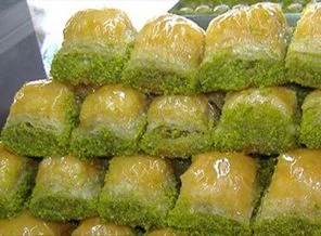 Baklavada fıstık yerine maydanoz