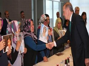 Başbakan annneleri kabul etti