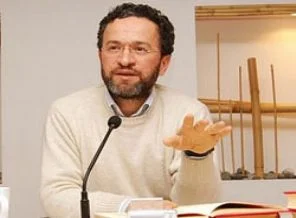'Birileri uçlarda müslüman istiyor'