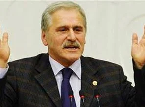 Çelebi Başkan'a ateş püskürdü