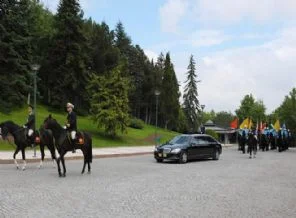 Denizci komutan at üzerinde