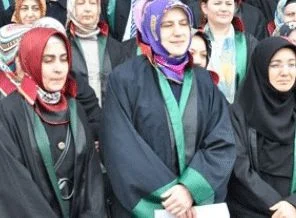 Duruşmada başörtüsü artık serbest